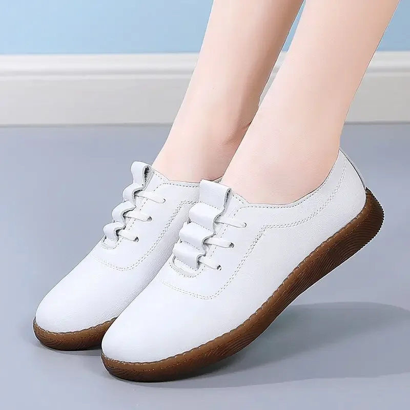 Autumn new women's flat shoes Outdoor non slip soft leather shoes Fashion comfortable footwear Ladies casual lightweight shoes