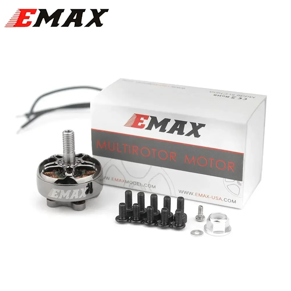 Moteur brushless EMAX ECOII V2 2306 installé sur un bras de drone, avec des fils de soudure visibles.