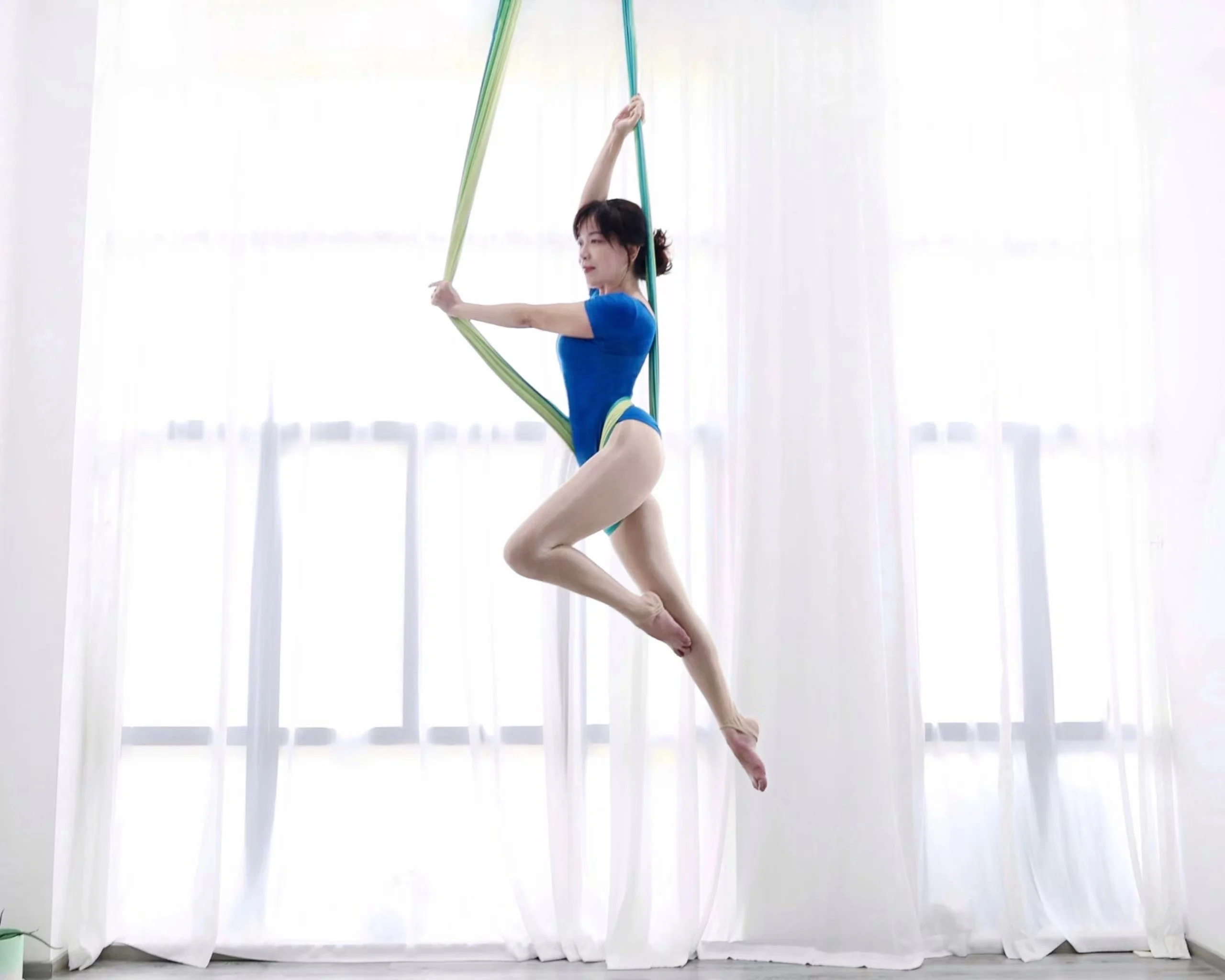 New Ombre Aerial Fly Yoga Hammock Set 5mx2.5m Anti Gravity Yoga Belts For Exercise Air Swing Bed Trapeze
