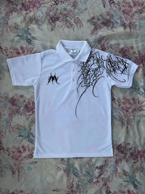 T-shirt polo Y2K imprimé rock gothique surdimensionné, chemise à col boutonné hip-hop, tee-shirt punk décontracté, minimaliste et tendance 1