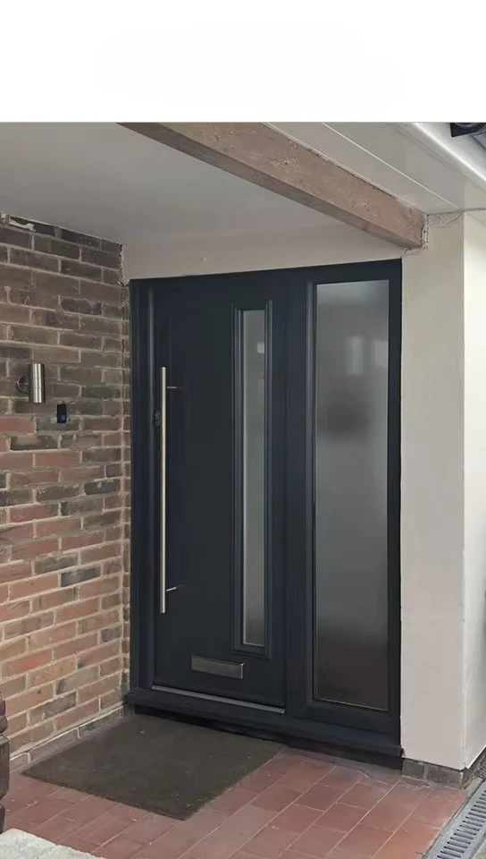 Modern Style Heavy Duty Design Aluminum Wood Tempered Low-E Glass Entrance Pivot Door for Residence