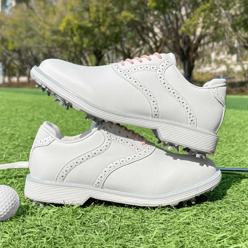 Women’s Lightweight Golf Shoes 1