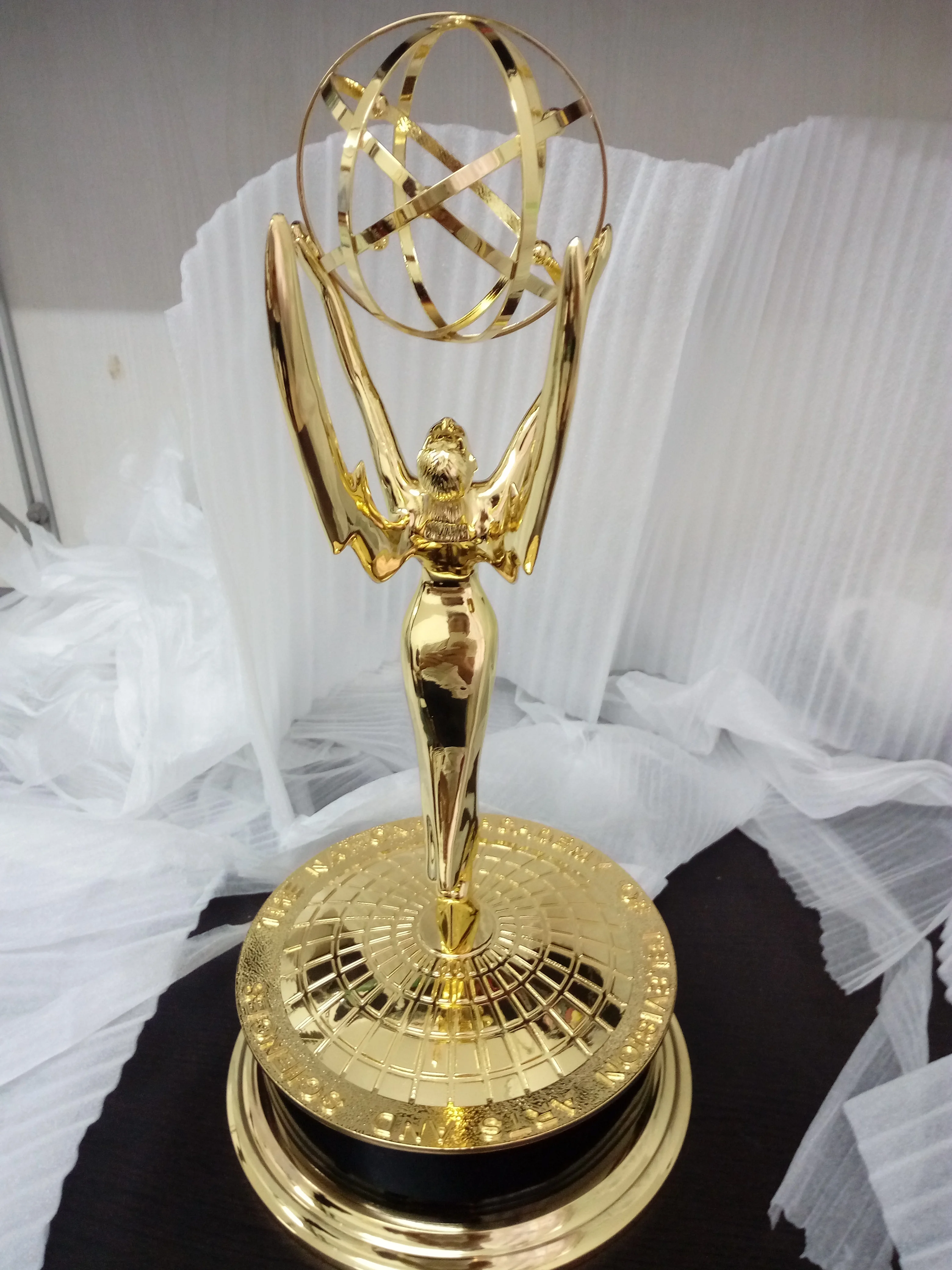 15.5 inch Height Emmy Trophy 1:1 replica Emmy Award Trophy Replica TV Zinc Alloy Souvenirs Collections Nice Gift