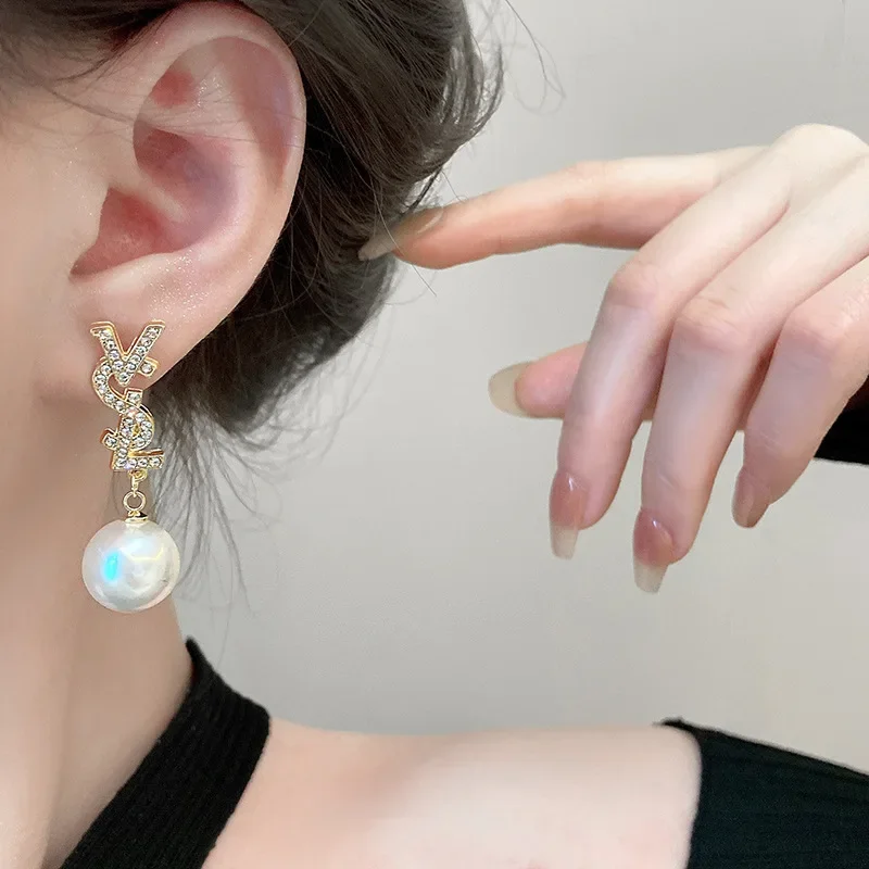Vintage Glam Gold Matte Stud Earrings 5