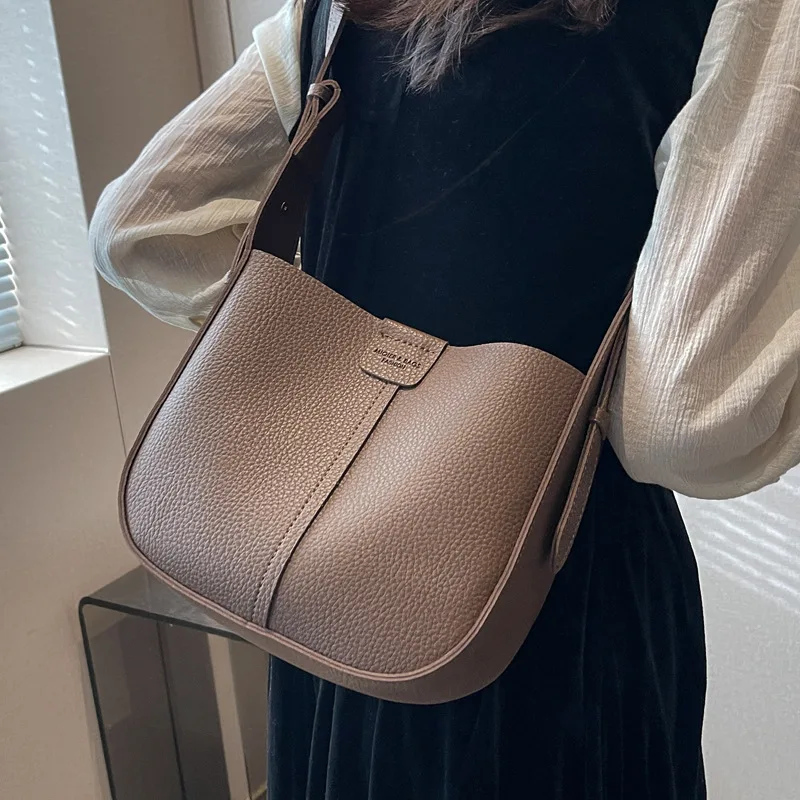 2023 Popular Bag Female New Fashion Texture Shoulder Bag Large Capacity Retro Ladies Crossbody Bag Shoulder Bag for Girls