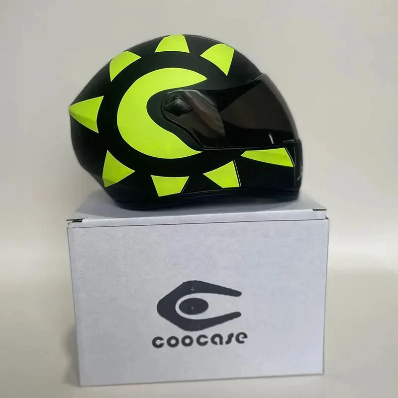 thumbnail image 1 of Cascos para mascotas hechos a mano, casco para gatos, casco para perros, mini casco de seguridad para exteriores que protege la cabeza, accesorios para fotos de mascotas, mini casco de motocicleta, 1 of 5