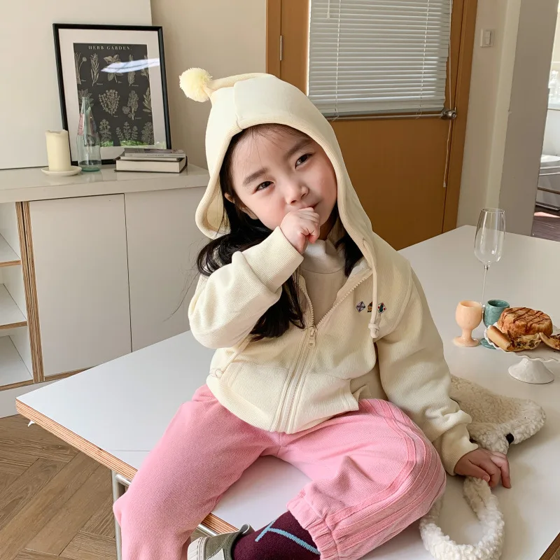 

Детские комплекты, весенне-осенний Новый корейский кардиган с капюшоном для девочек, толстовка с вышивкой, утепленное пальто, полосатые спортивные штаны