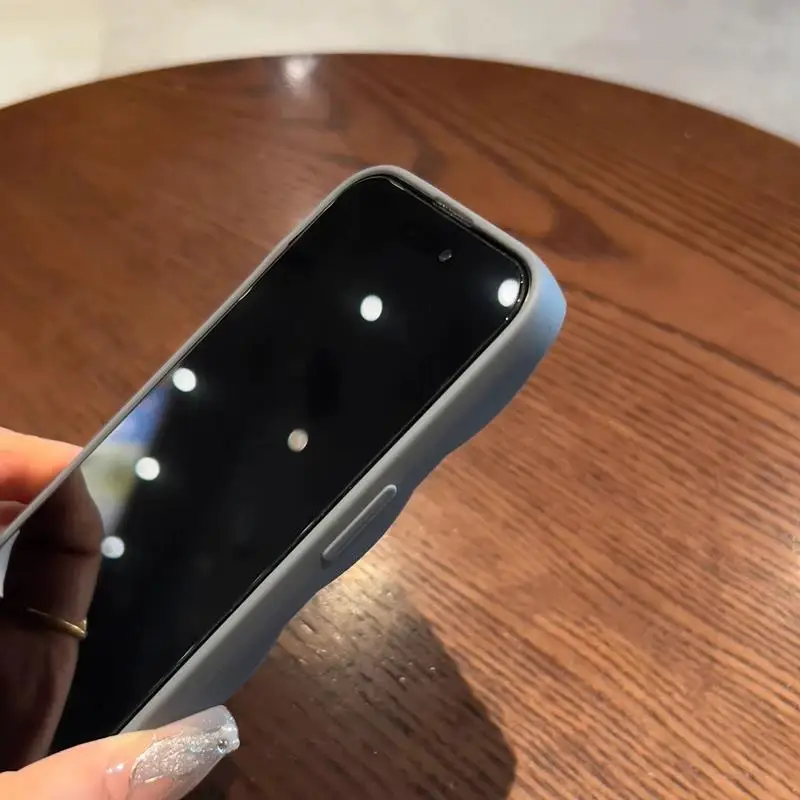 Advanced Heat-Dissipating Silicone Phone Case with Hollow Bumper Design