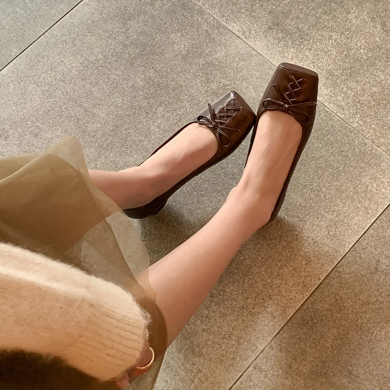 Fashion Genuine Leather Women Pumps Square Toe Shoes Spring New Party Shoes Slip On Mule Outwear Sexy Pointy Toe Textured Shoes