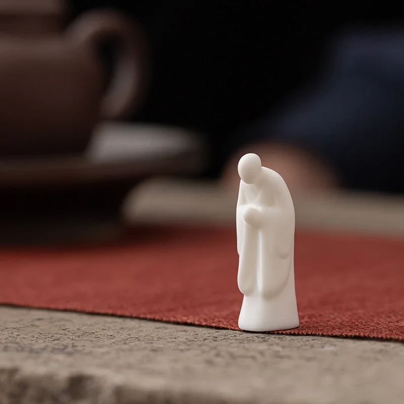 White Porcelain Mini Creative Buddha Figure Ornaments Living Room Tea Ceremony Zen Mini Accessories Landscape Decoration 1pc