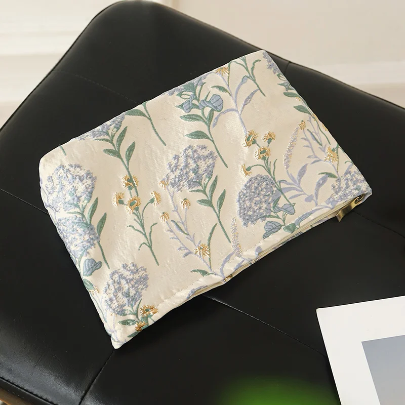 Women's Makeup Bag, Blue Bouquet, Large Capacity Sanitary Napkin, Touch-up, Makeup Supplies, Canvas Storage Bag, Toiletry Bag 2
