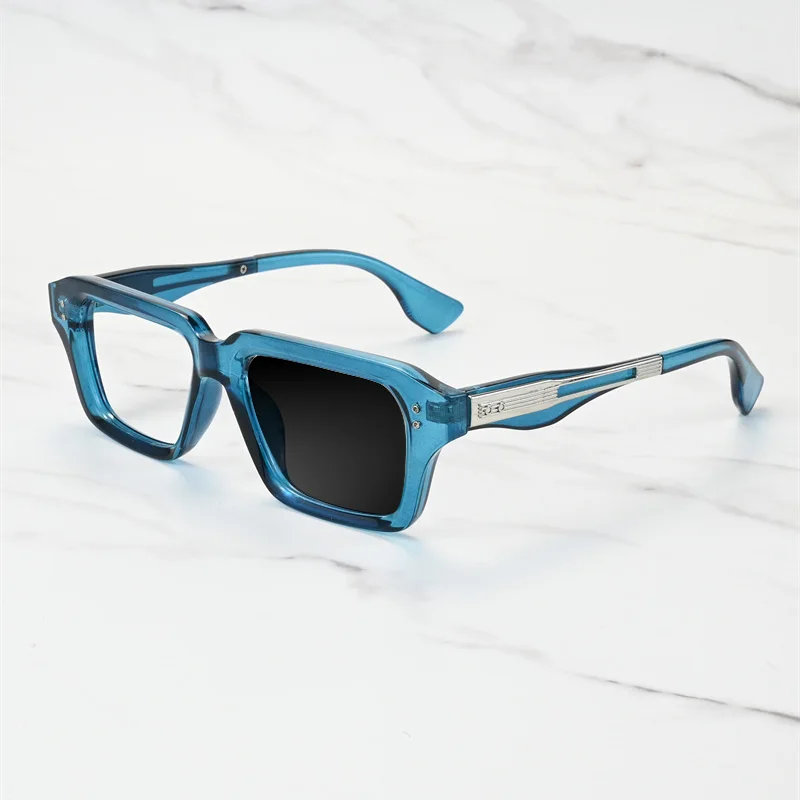 PHOTO Blue