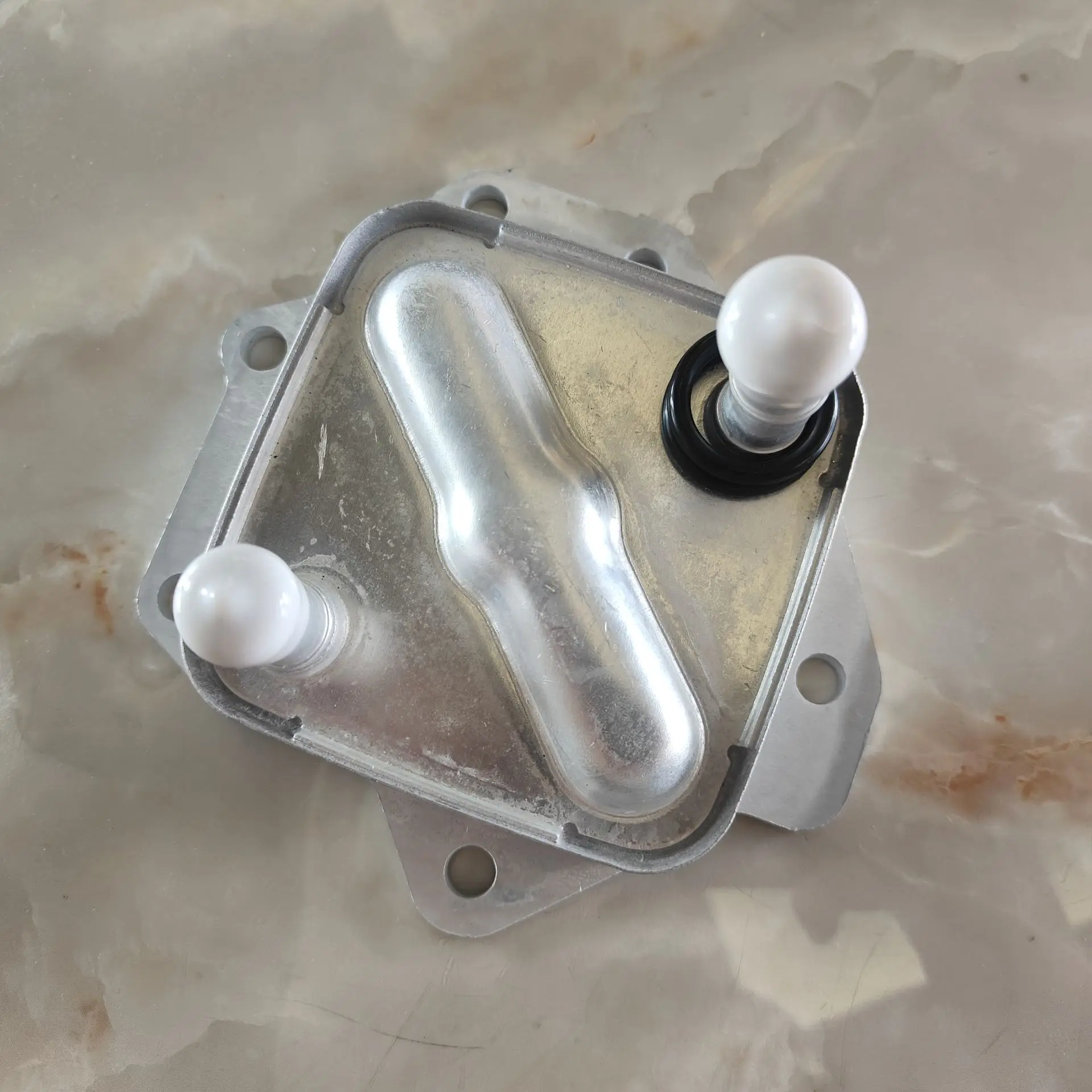 Engine Oil Cooler Assy 15710-38021 for TOYOTA LAND CRUISER UZJ200