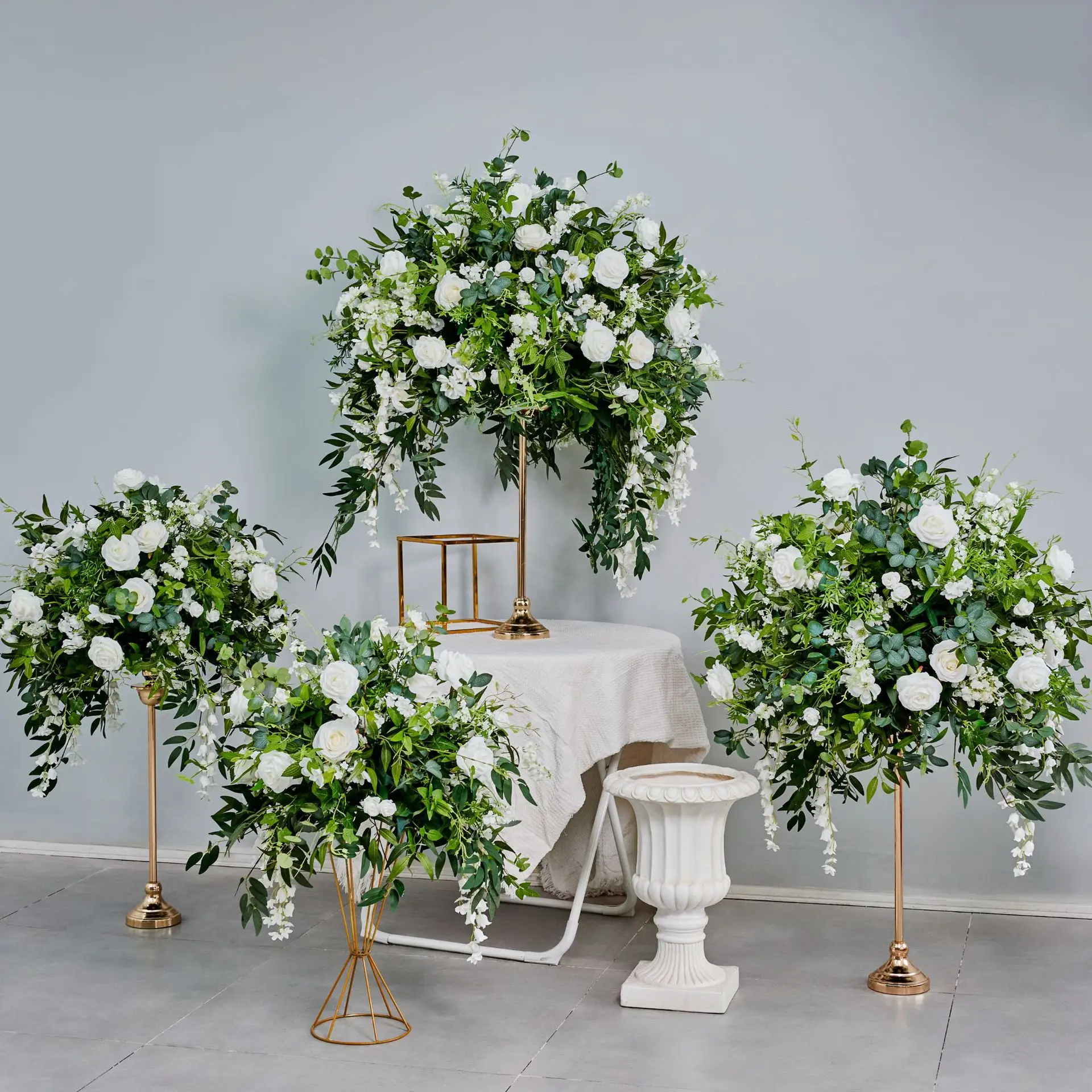 Florist Supplies Party Event Decorations Evergreen Leaves Flower Table Centerpiece Flower Ball Wedding Aisle Decorations Flowers