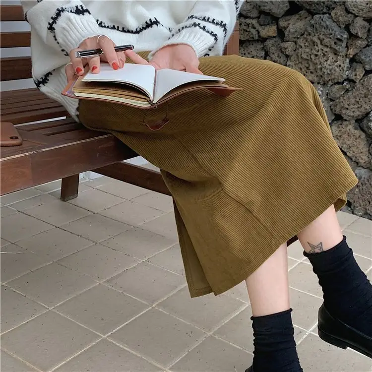

Вельветовая юбка-трапеция на осень и зиму, юбка средней длины с высокой талией и разрезом, женские юбки, уличная одежда Y2k, трендовая Макси-юбка 2023