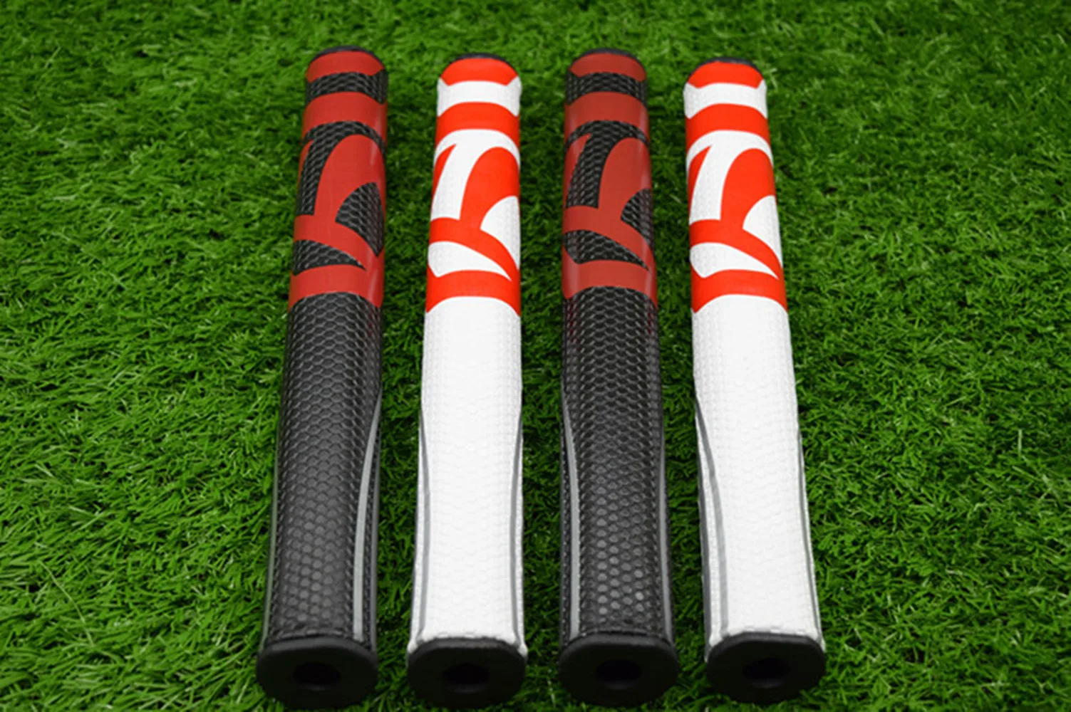 

Golf Clubs Putter PU Putter Neutral Golf Putter Grips 2.0 3.0 Ultralight Grips Black White Unique Design Non-Slip Accessories