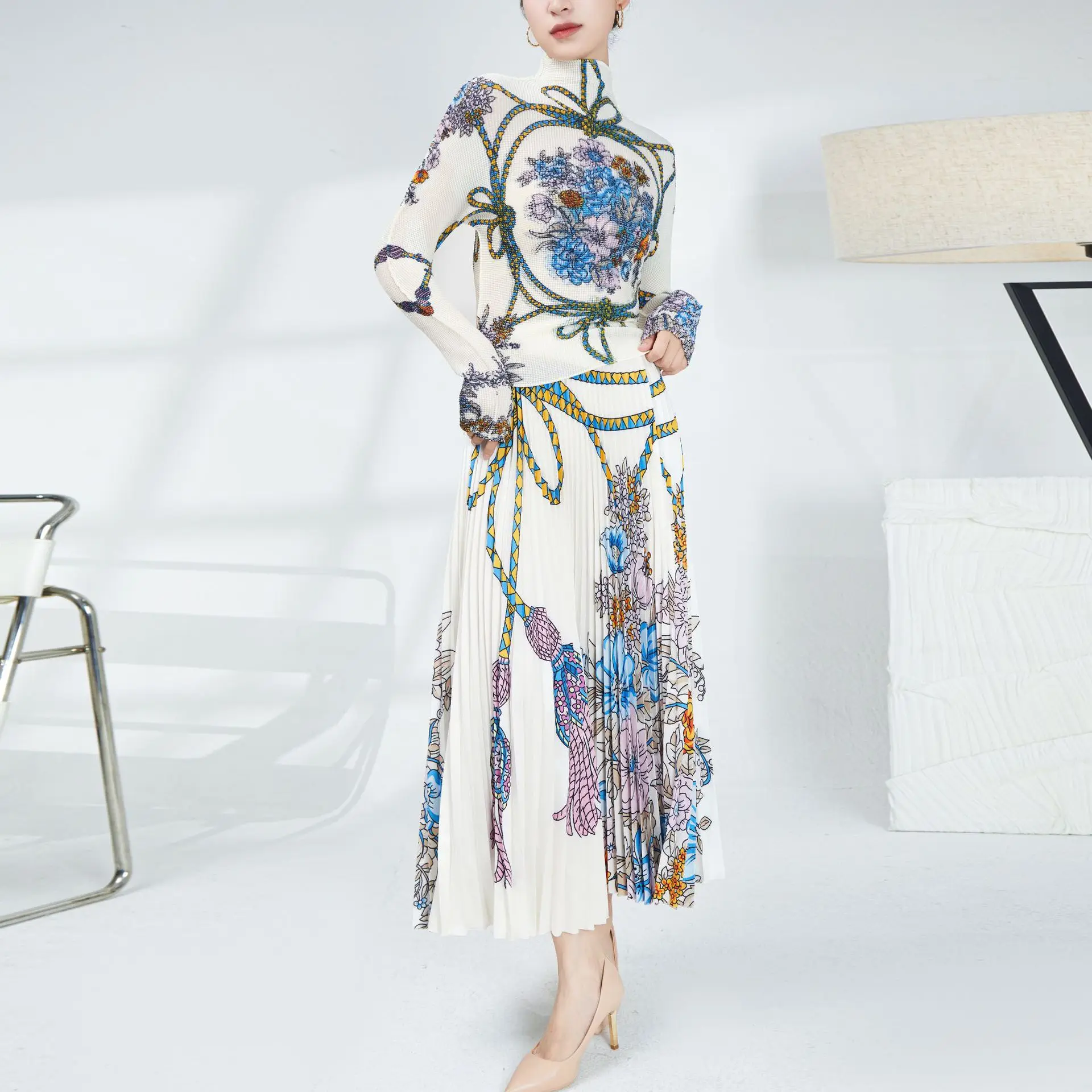 

2023 Pleated New Design Printing Long Split Skirt Set Big Swing Slim Style Retro Fashion Elegant Women's Clothing.