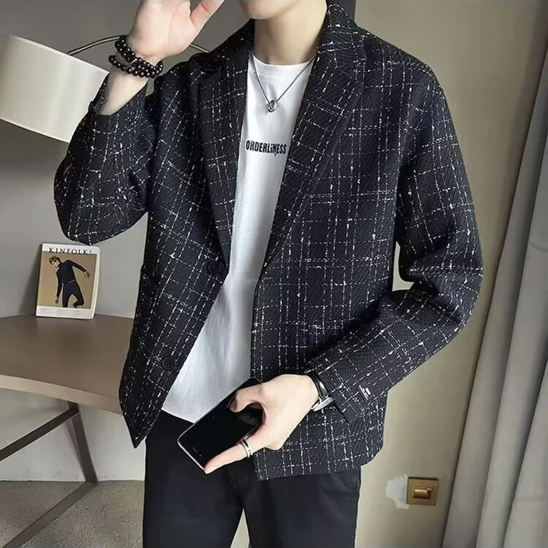 편안한 핏감과 다양한 스타일링의 실용적인 남성 재킷