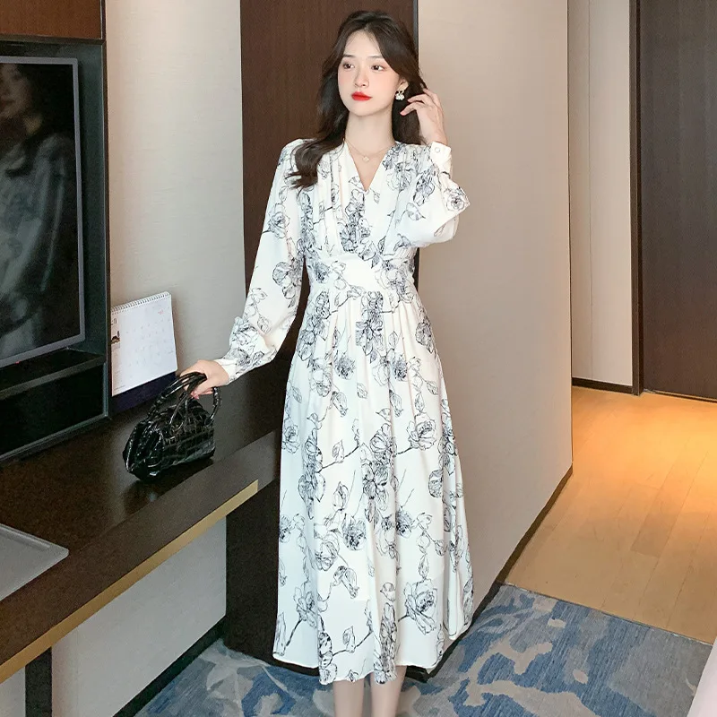 

Vintage V Neck Print Maxi Dress Women Autumn New Long Sleeve Long Dresses Fashion Sweet Fresh Printed Dress Elegant Dress New