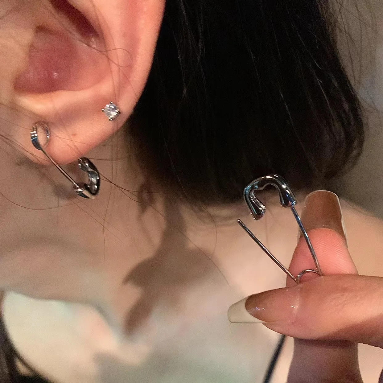 Creative Unisex Punk Rock Style Safety Pin Ear Hook Stud