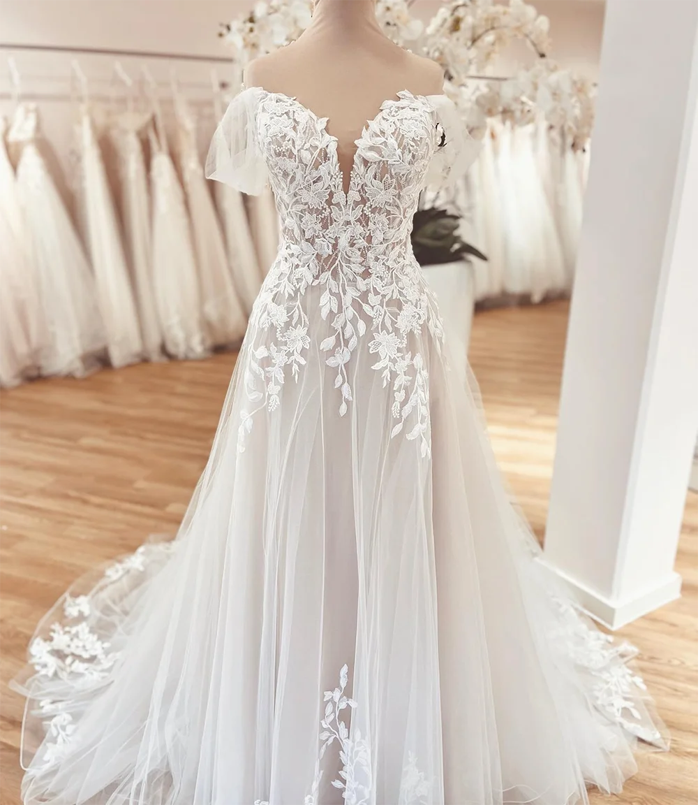 

BEPEITHY Romantic A Line Lace Wedding Dresses Sweetheart Sweep Train Short Sleeves Modern Bride Ivory Bridal Gown For Women 2023
