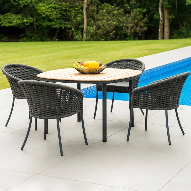 Рисунок 4 - Уличный стол и стул