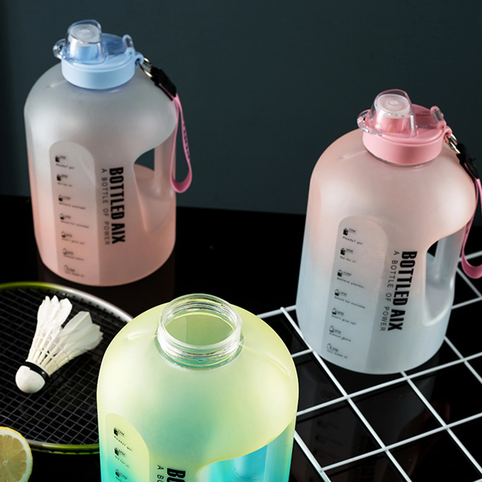 2,2L sportvattenflaska stor kapacitet 1 gallon vattenflaska med tidsskala BPA-fri plastflaska utomhusträningsvattenkopp_voghion.com