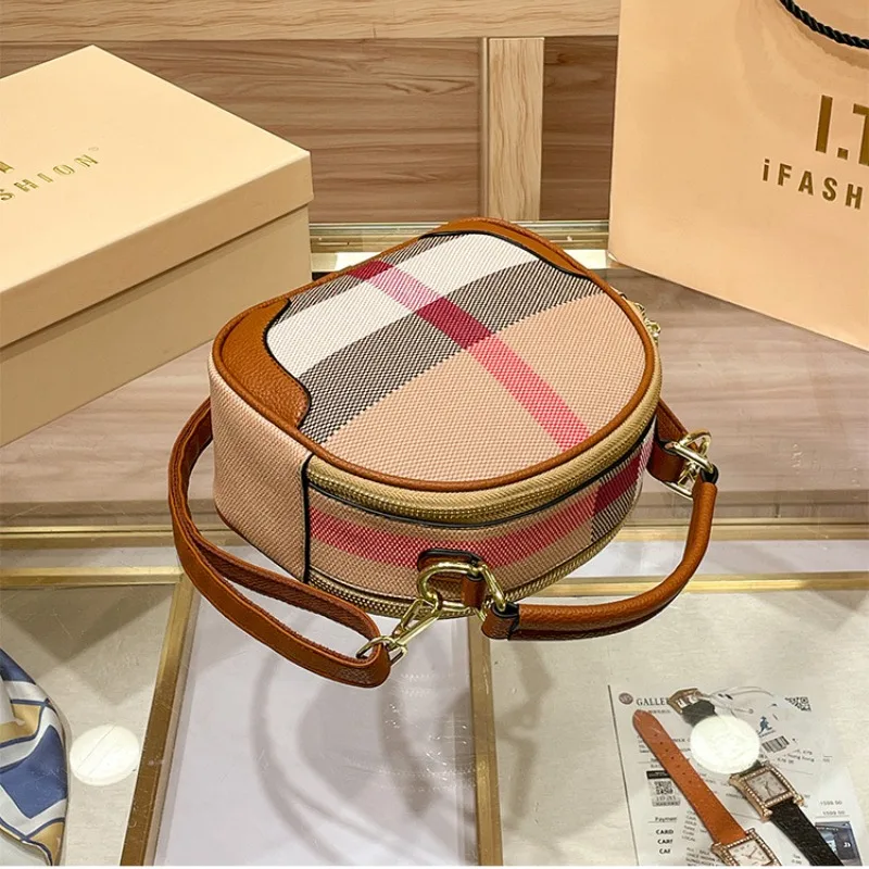 حقيبة يد علوية متعددة الاستخدامات، تتميز بتصميم مر...