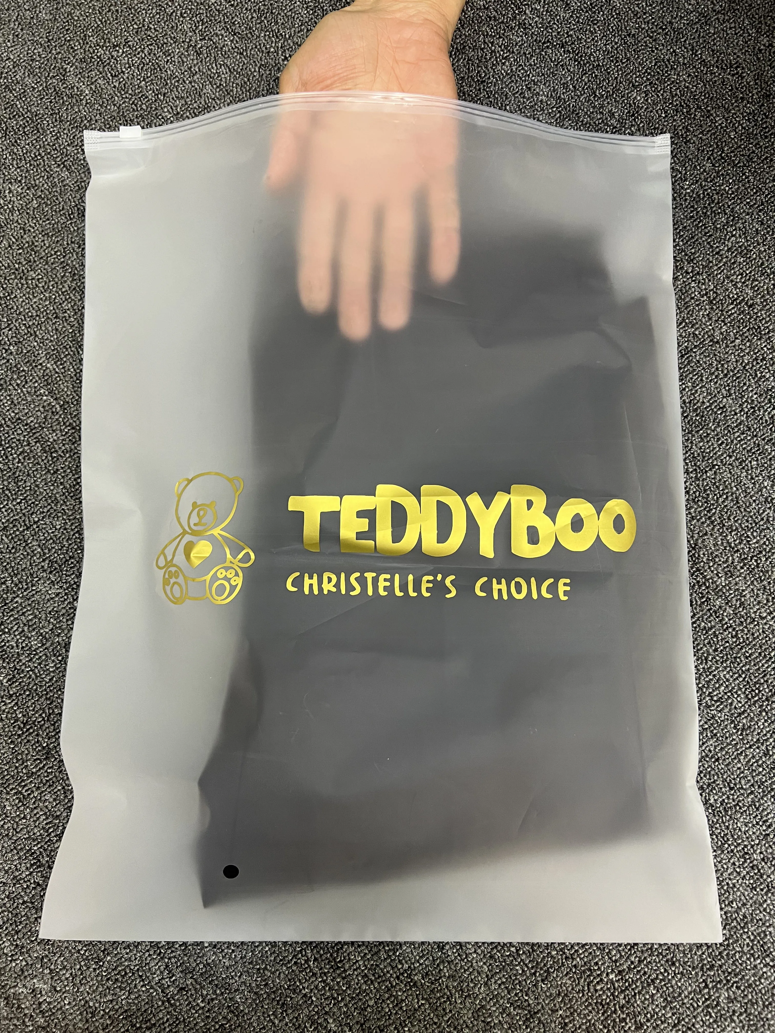 

Customized frosted zipper bag for clothing, cosmetics, gift packaging