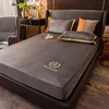 3pcs Set Super Soft Velvet Fitted Sheet Embroidery Coral Fleece Bed Sheet Set King Queen Size 1pc Mattress Cover+2pcs Pillowcase 1