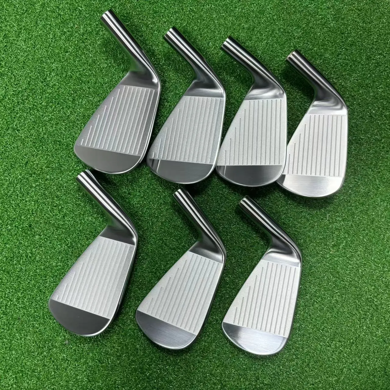 Golf Club KM700 Golf Iron Set 7PCS 4-P S20C Soft Carbon Steel Forged  Head