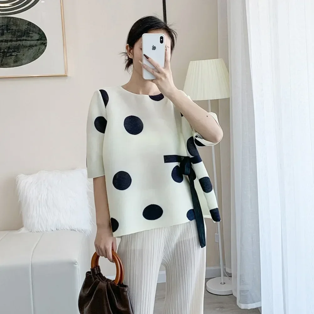 

Miyake Pleated Commuter Splicing Short-sleeved Women's T-shirt Fashion Color Blocking Polka Dots Elegant Blouse Autumn Models