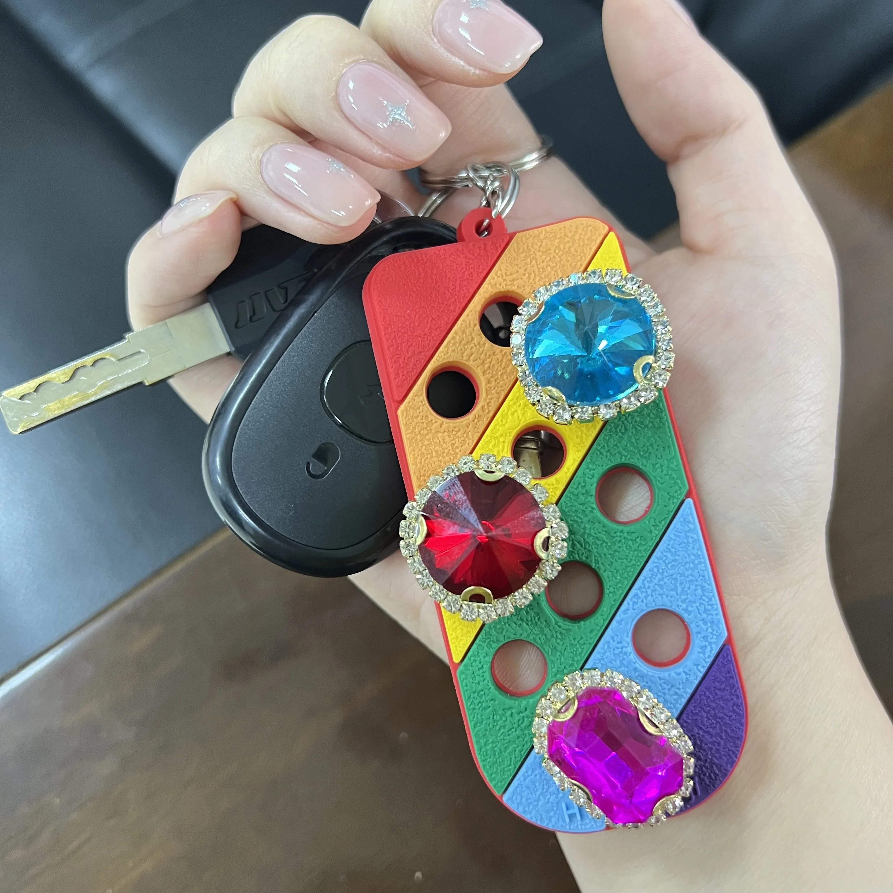 Luggage Tag Hole Keyring Keychain Shoe Charms Decoration For Handbag Key Fluorescent Accessory Decoration 1PCS shoe charms,shoe decorations