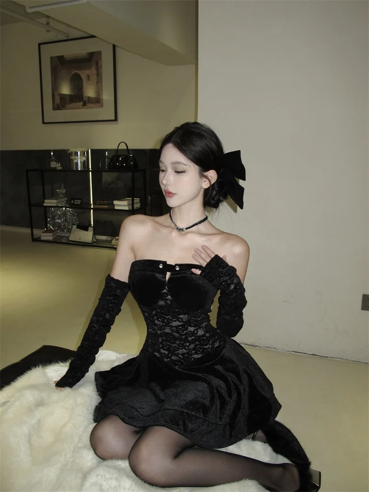 Minivestido gótico Y2K sin tirantes para mujer, vestido de fiesta de noche de retazos de encaje de terciopelo negro, corte en A, ajustado, sexy, para graduación, nuevo