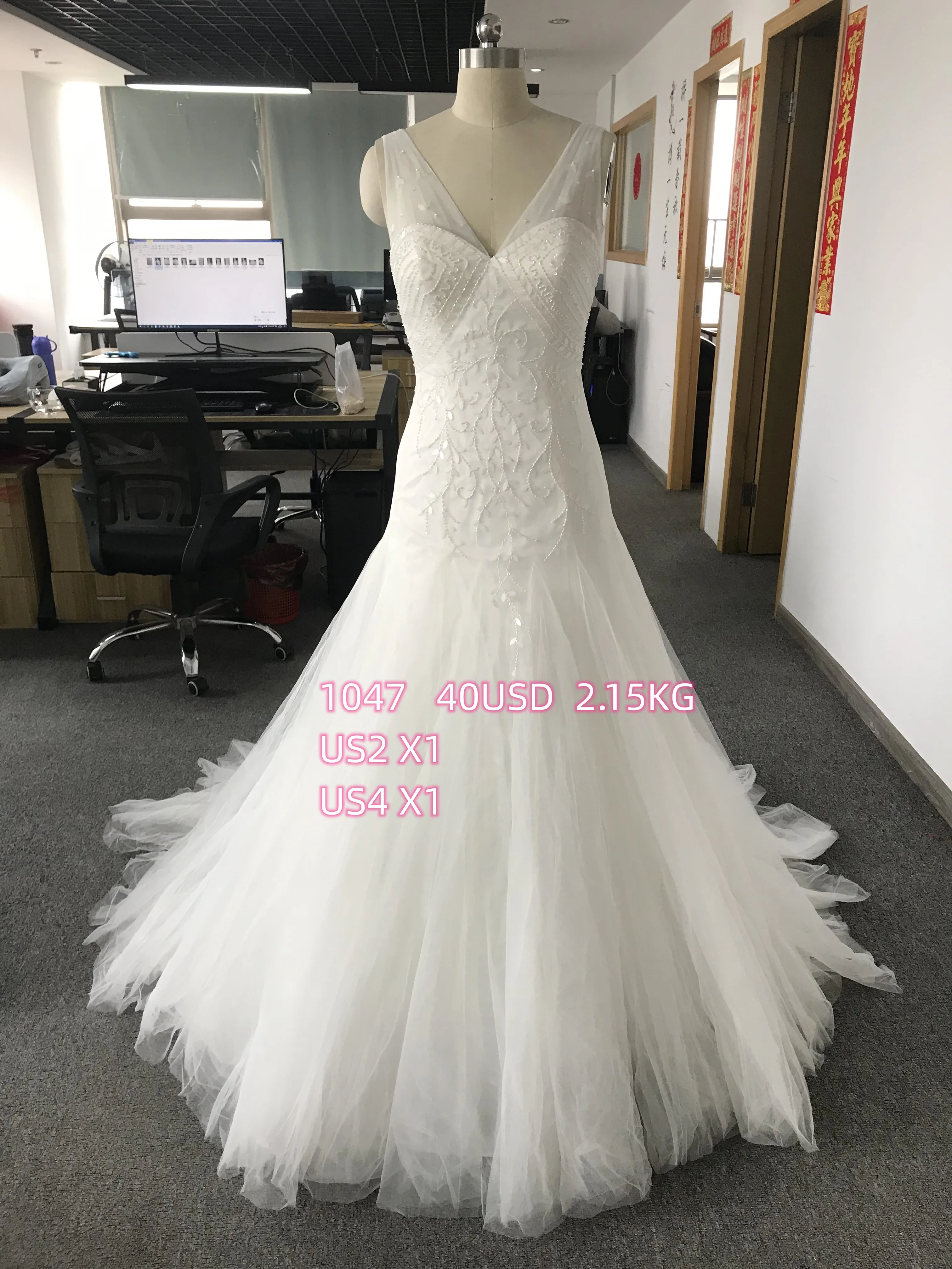 

CloverBridal Cheap New Tube Beads Sequins V Neckline Wedding Dresses for Women 2022 Ready-To-Ship Tulle robe de mariée 1047