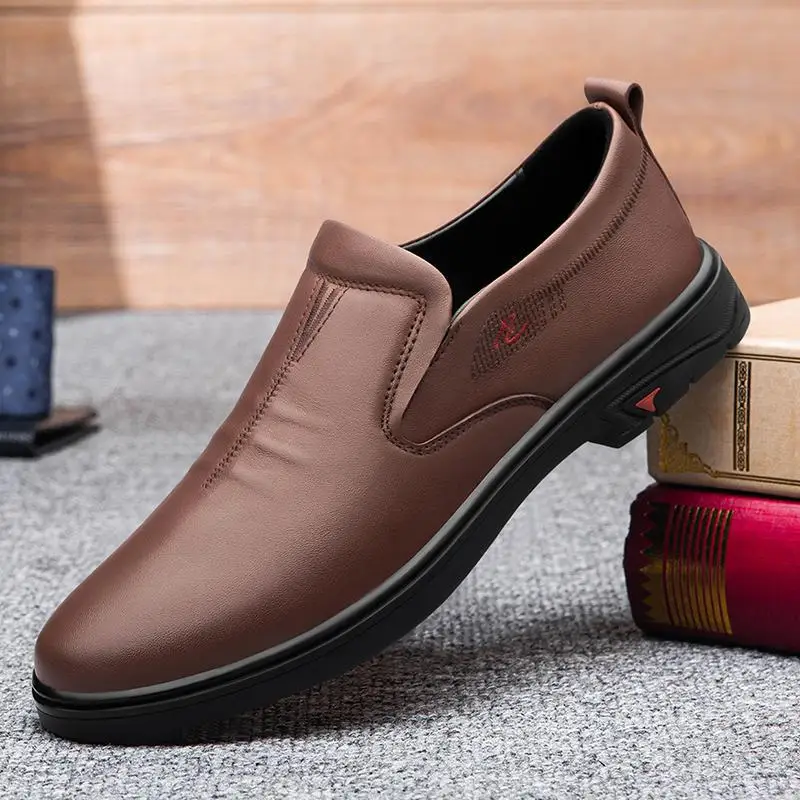 

Leather Shoes Men's Leather Business Formal Wear Casual Middle-Aged Dad Shoes Soft Bottom Non-Slip Spring Breathable plus Size M