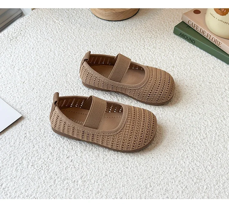 2025 الفتيات حذاء مسطح الانزلاق على لينة وحيد الاطفال نسج الأحذية تنفس جوفاء التدريجي الصيف جديد الأطفال حذاء كاجوال بلون