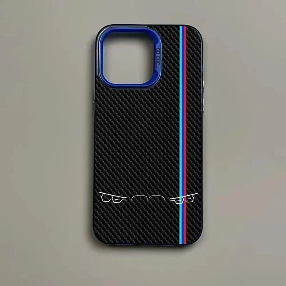 Sleek Carbon Fiber Pattern Shockproof Phone Case - Anti-Fingerprint Design