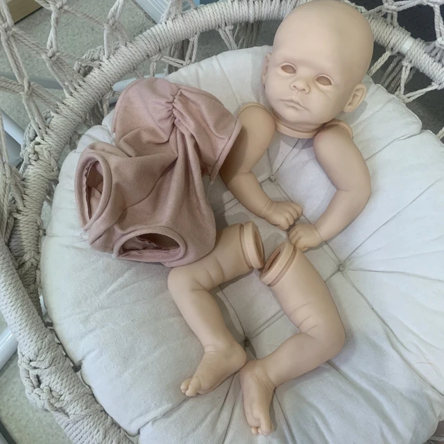 Boneca Bebê Reborn Abigail Sorrindo 48cm Corpo de silicone em