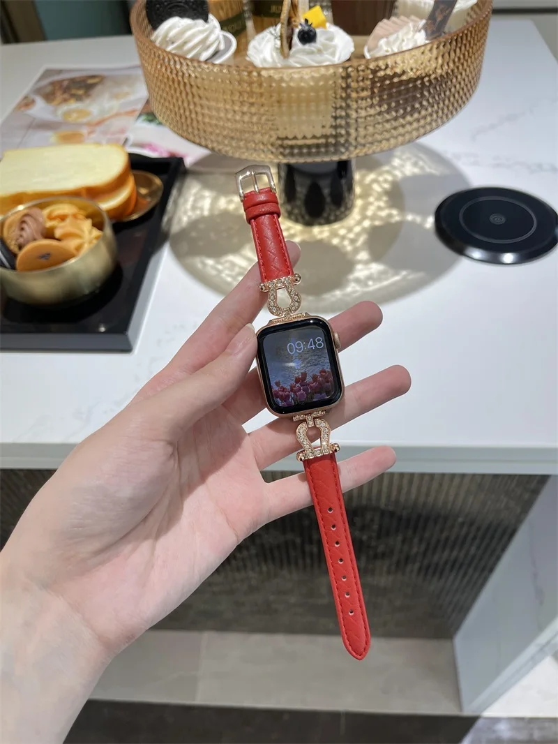 Diamond Leather strap for Apple Watch Band 44mm 45mm 38-42-40-41mm Luxury design Bracelet iwatch series 8 7 SE 6 5 4 Ultra 49mm