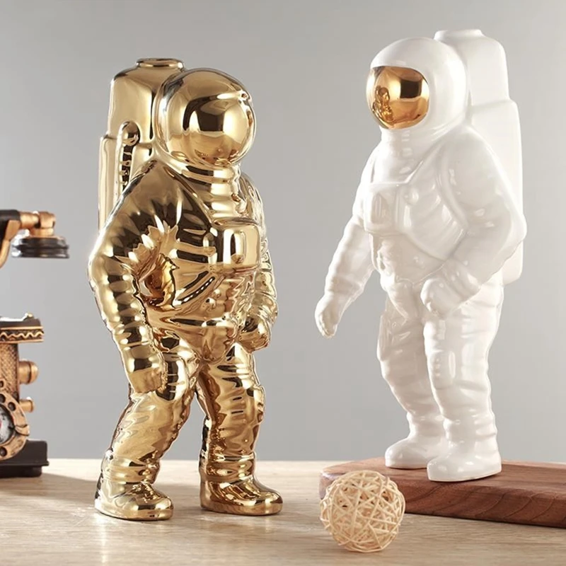 

Gold Space Man Sculpture Astronaut Fashion Vase Creative Modern Ceramic Cosmonaut Model Ornament Garden Statue Home Decorations