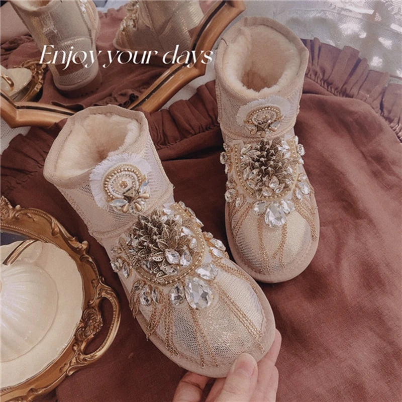 

Gold Cow Suede Flat Winter Shoes Women Luxury Handmade Diamond Warm Fur Snow Boots Ladies Metal Chains Fringe Winter Boots