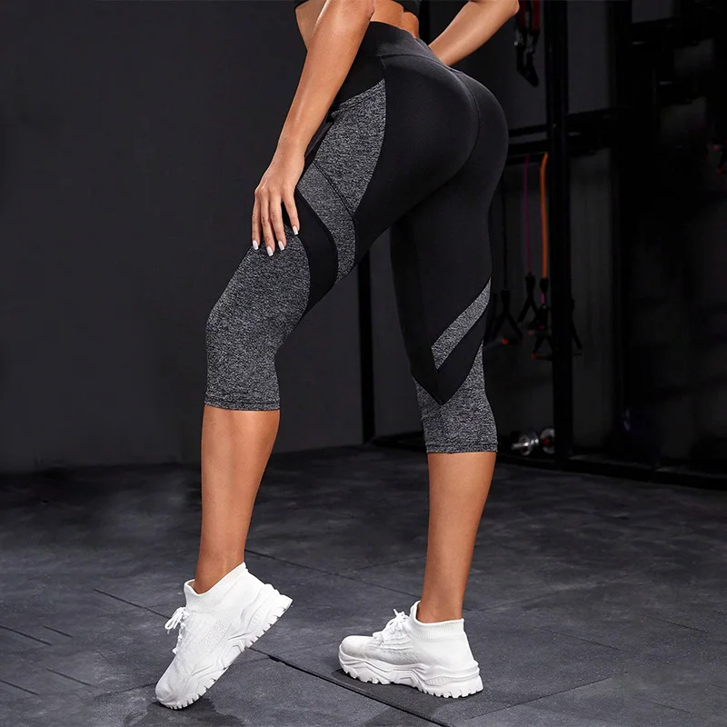 Colorblocked High Waist Yoga Pants Capri Leggings with Pockets for Women Tummy Control Workout Capri Leggings for Women 4
