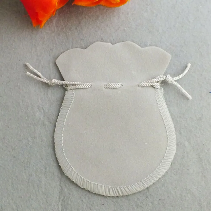 

400pcs 7x9cm 4 colors. Random sending .Velvet Oval Jewelry Gift Bags
