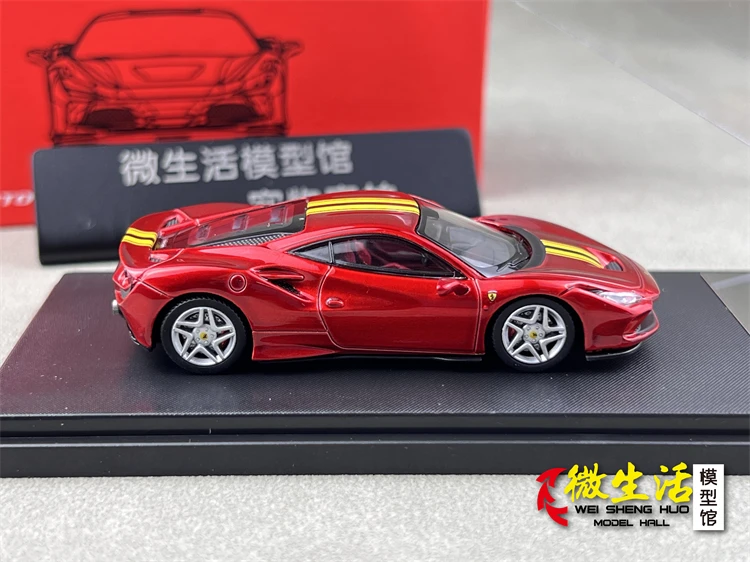 Ferrari F8 tributo 1/64 ミニカー s-l400.jpg