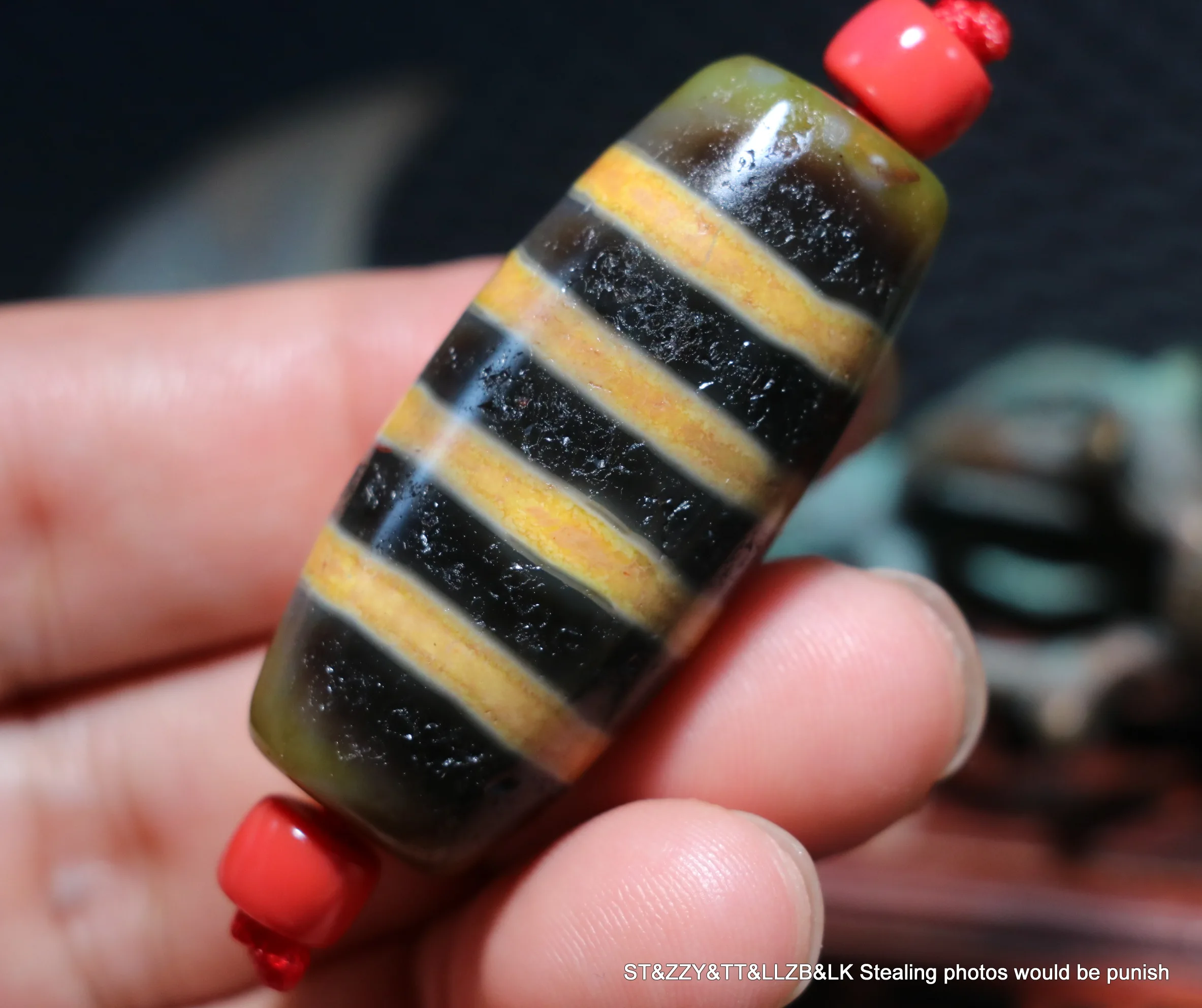 

Energy Tibetan old Agate 3 Color 4 Line Healer Medicine dZi Bead Totem Pendant Q LKbrother Saurces Top Quality Garrentee