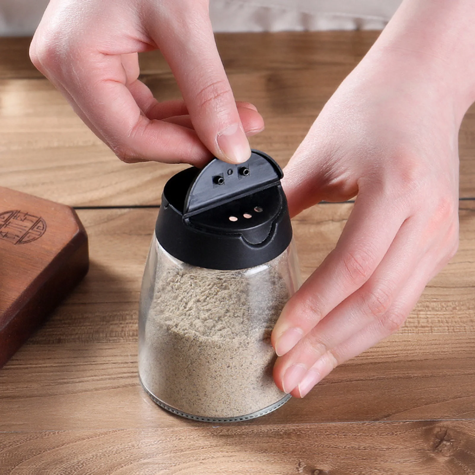 Pouring and Spraying Seasoning Bottle Heat-resisting Durable Seasoning Bottle for Home Kitchen Restaurant Outdoor Barbecue 4
