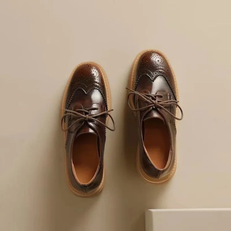 

2023 New Brand Fashion British Style Carved True Leather Shoes Matsutake Thick Sole Casual Shoes Breathable and Comfortable