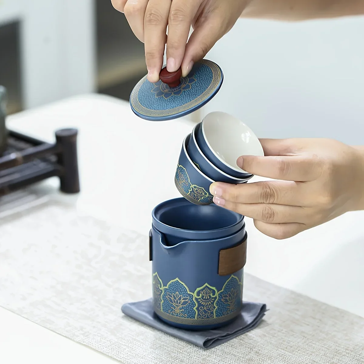 1Set-Travel Tea Set Portable Kung Fu Tea Set Ceramic Teapot Tea Canister Tea Cup Outdoor Quick Cup Tea Canister Leather Bag