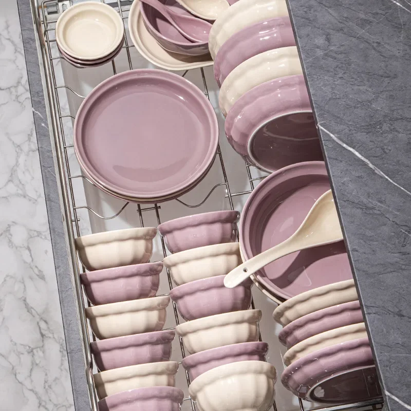 أطباق بسيطة ذات قيمة جمالية عالية ، وعاء رياح كريم...